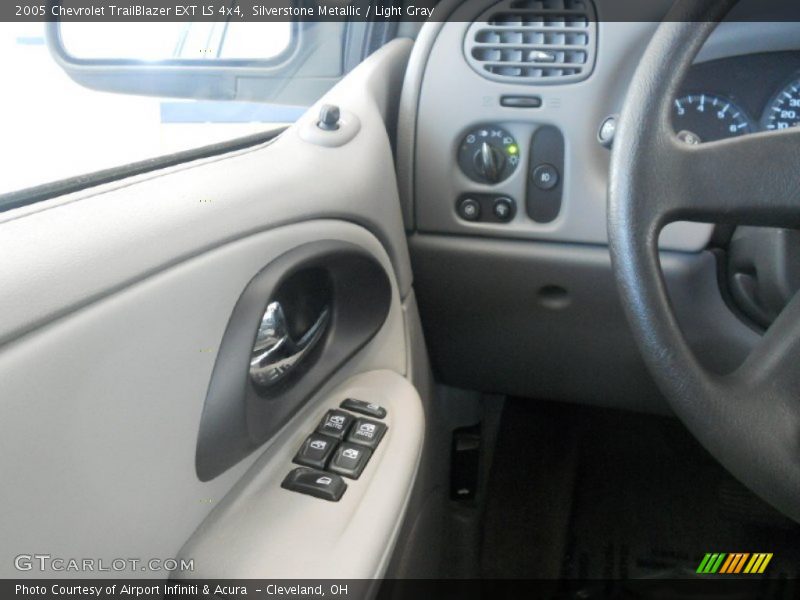 Silverstone Metallic / Light Gray 2005 Chevrolet TrailBlazer EXT LS 4x4