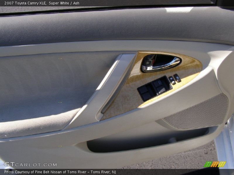 Super White / Ash 2007 Toyota Camry XLE