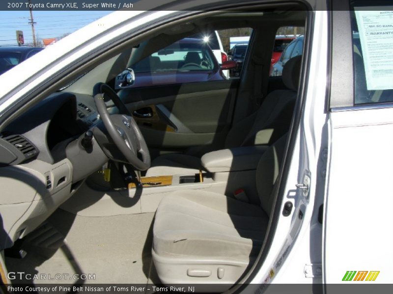 Super White / Ash 2007 Toyota Camry XLE