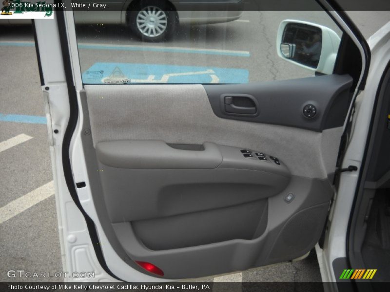 White / Gray 2006 Kia Sedona LX