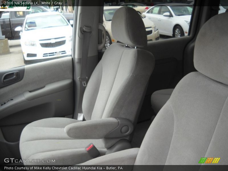 White / Gray 2006 Kia Sedona LX