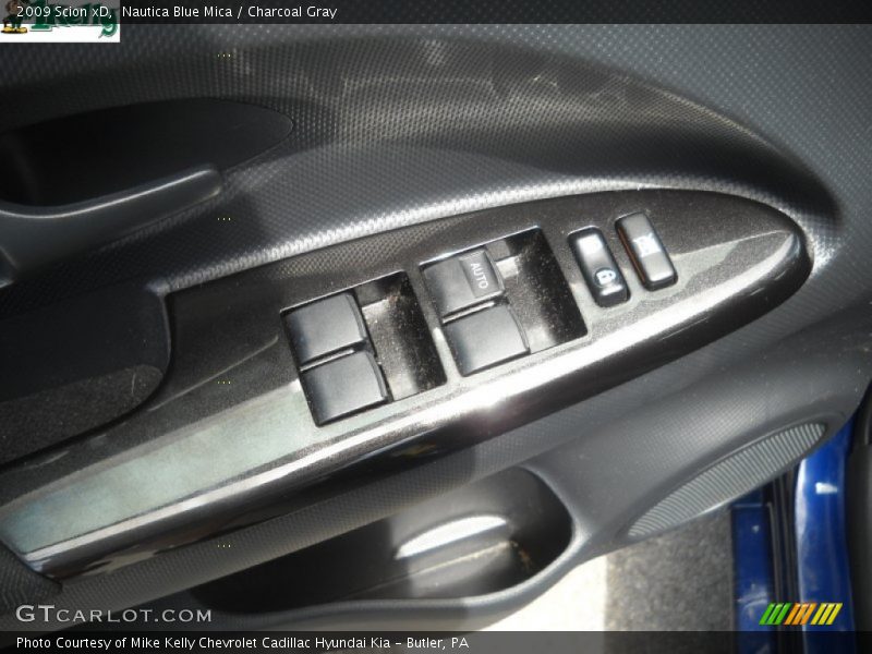 Nautica Blue Mica / Charcoal Gray 2009 Scion xD