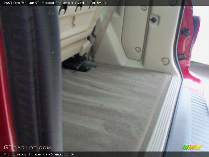 Matador Red Metallic / Medium Parchment 2003 Ford Windstar SE