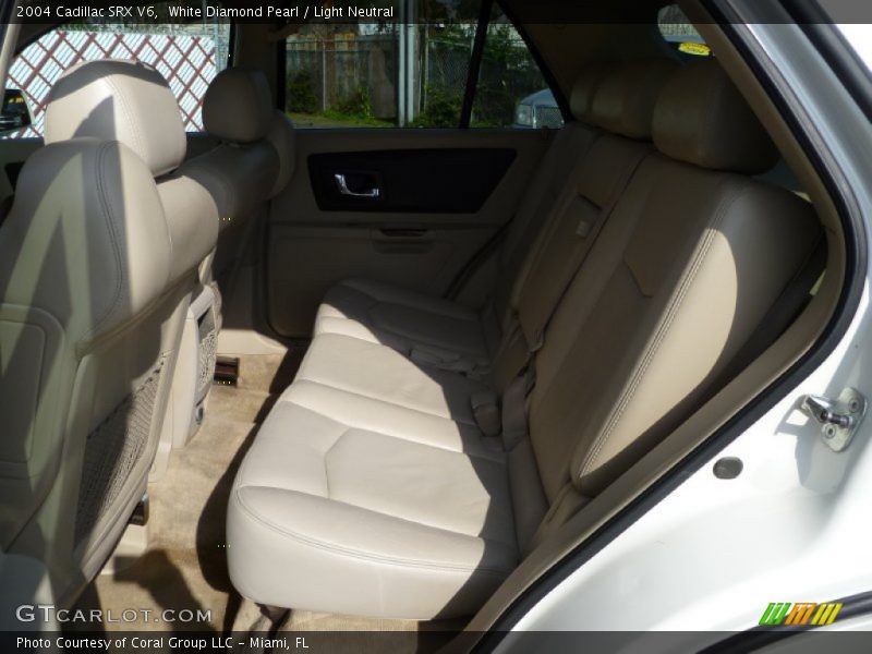 White Diamond Pearl / Light Neutral 2004 Cadillac SRX V6