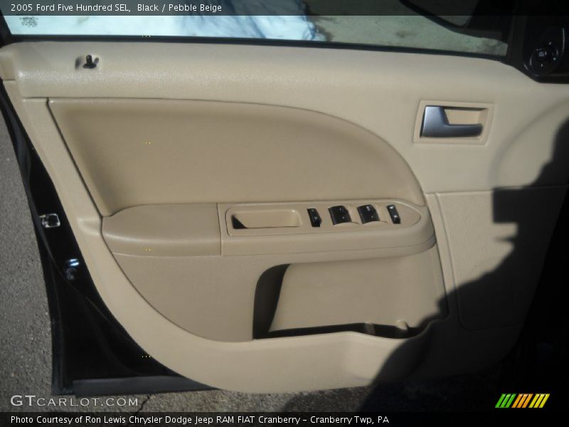 Black / Pebble Beige 2005 Ford Five Hundred SEL