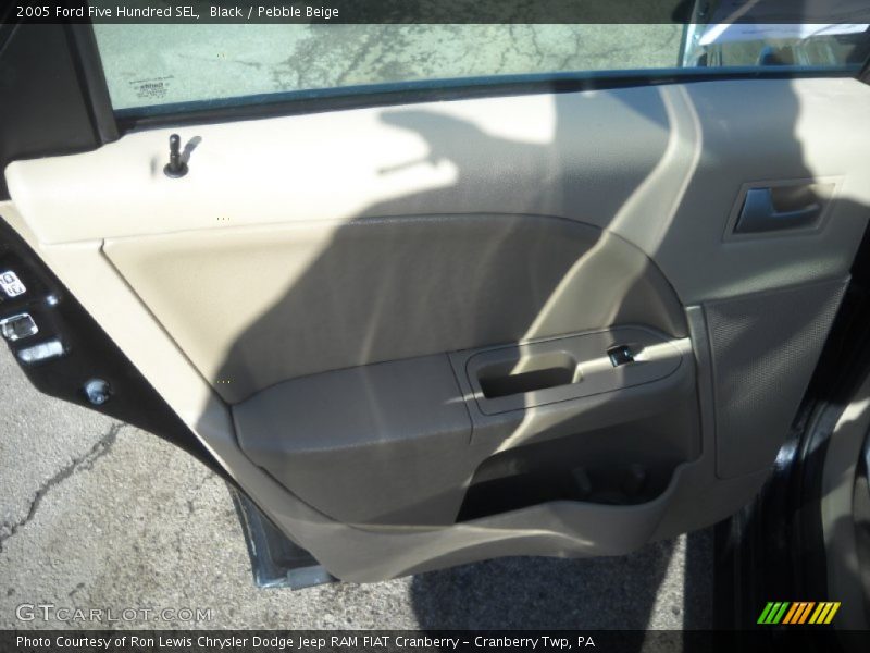 Black / Pebble Beige 2005 Ford Five Hundred SEL