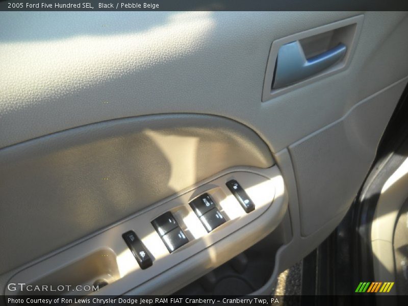 Black / Pebble Beige 2005 Ford Five Hundred SEL
