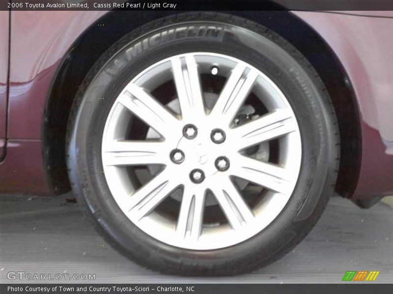 Cassis Red Pearl / Light Gray 2006 Toyota Avalon Limited