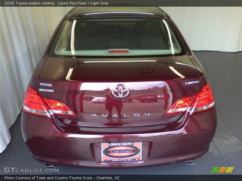 Cassis Red Pearl / Light Gray 2006 Toyota Avalon Limited
