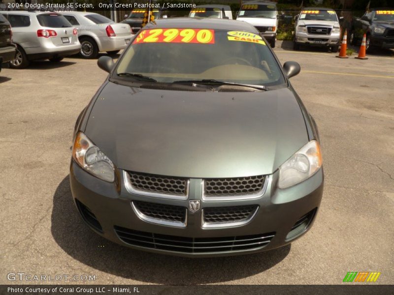Onyx Green Pearlcoat / Sandstone 2004 Dodge Stratus SE Sedan
