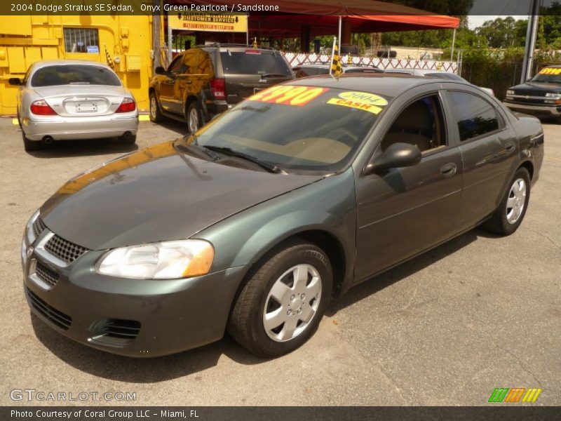 Onyx Green Pearlcoat / Sandstone 2004 Dodge Stratus SE Sedan