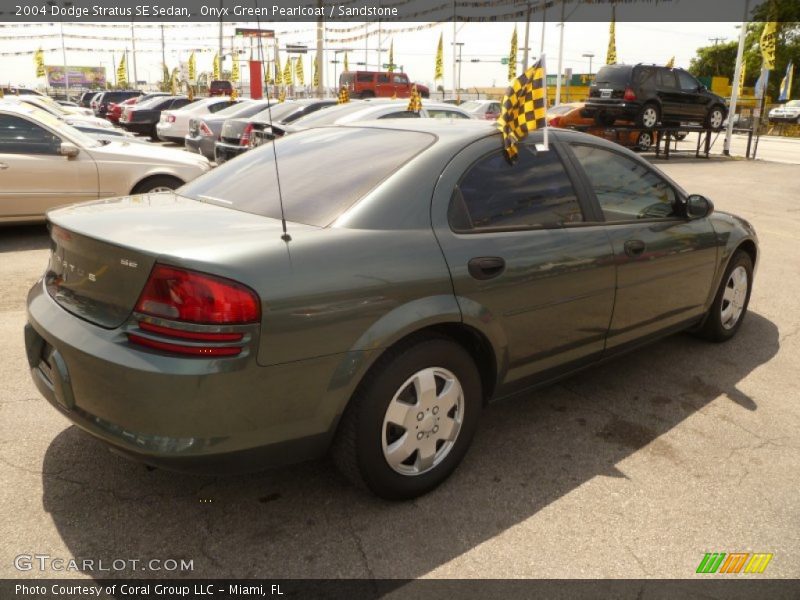 Onyx Green Pearlcoat / Sandstone 2004 Dodge Stratus SE Sedan