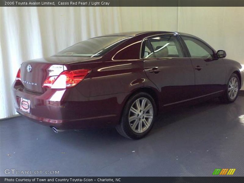 Cassis Red Pearl / Light Gray 2006 Toyota Avalon Limited