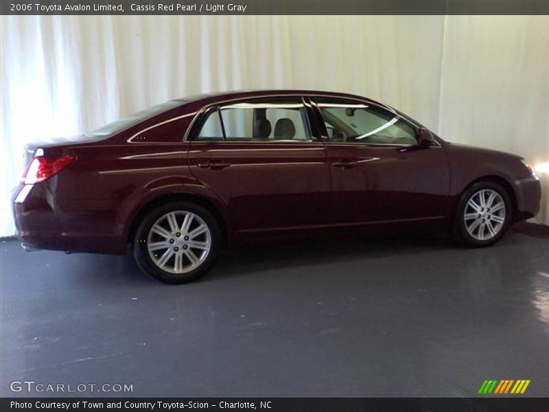 Cassis Red Pearl / Light Gray 2006 Toyota Avalon Limited
