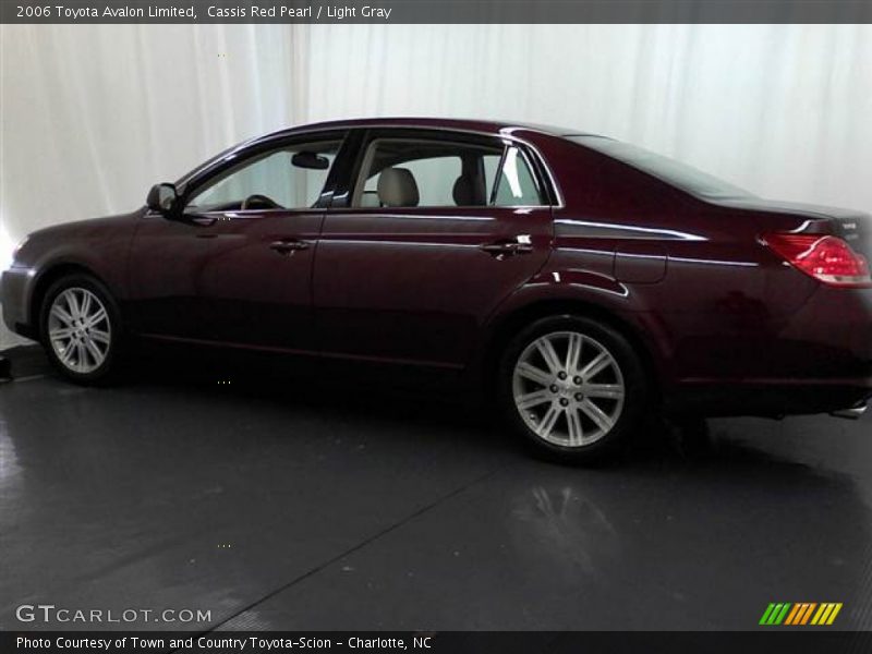 Cassis Red Pearl / Light Gray 2006 Toyota Avalon Limited
