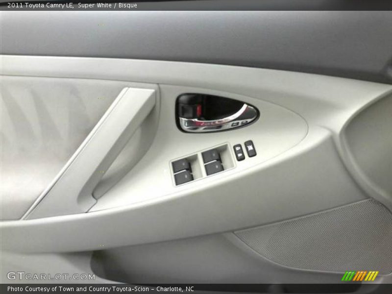 Super White / Bisque 2011 Toyota Camry LE