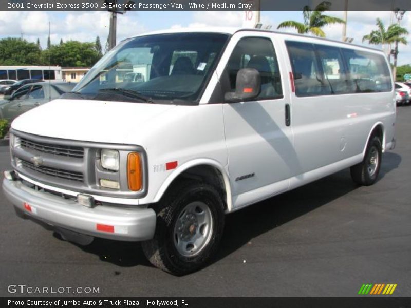 Front 3/4 View of 2001 Express 3500 LS Extended Passenger Van