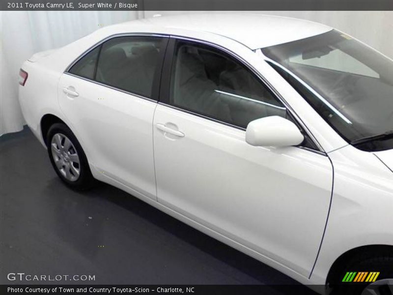 Super White / Bisque 2011 Toyota Camry LE