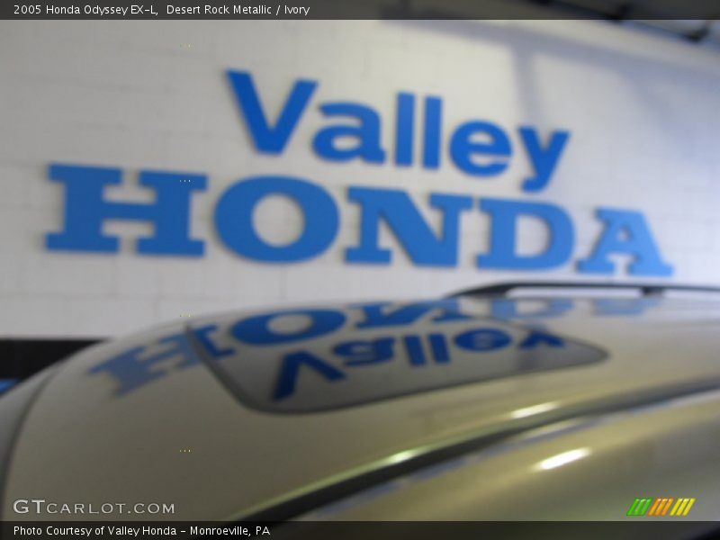 Desert Rock Metallic / Ivory 2005 Honda Odyssey EX-L