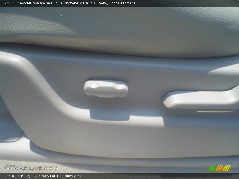 Graystone Metallic / Ebony/Light Cashmere 2007 Chevrolet Avalanche LTZ