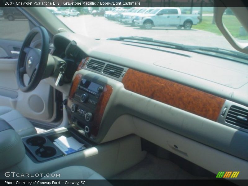 Graystone Metallic / Ebony/Light Cashmere 2007 Chevrolet Avalanche LTZ