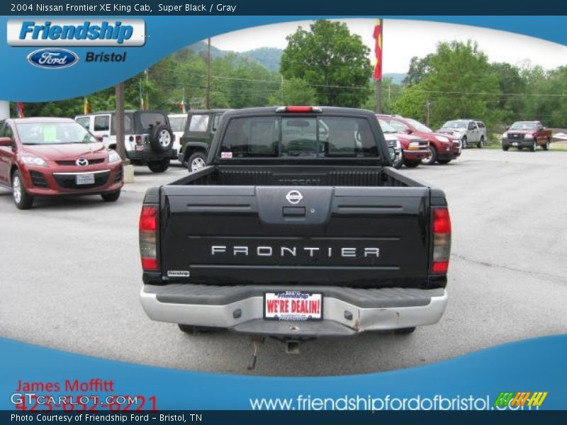 Super Black / Gray 2004 Nissan Frontier XE King Cab
