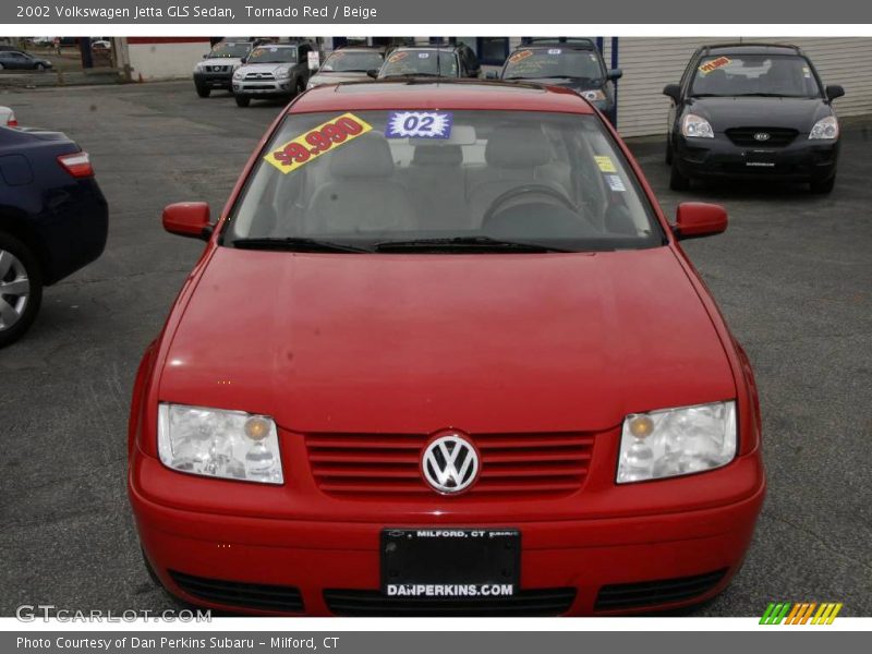 Tornado Red / Beige 2002 Volkswagen Jetta GLS Sedan
