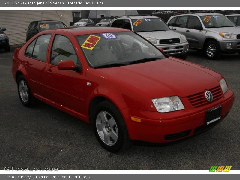 Tornado Red / Beige 2002 Volkswagen Jetta GLS Sedan