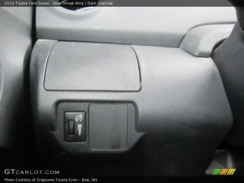 Silver Streak Mica / Dark Charcoal 2010 Toyota Yaris Sedan