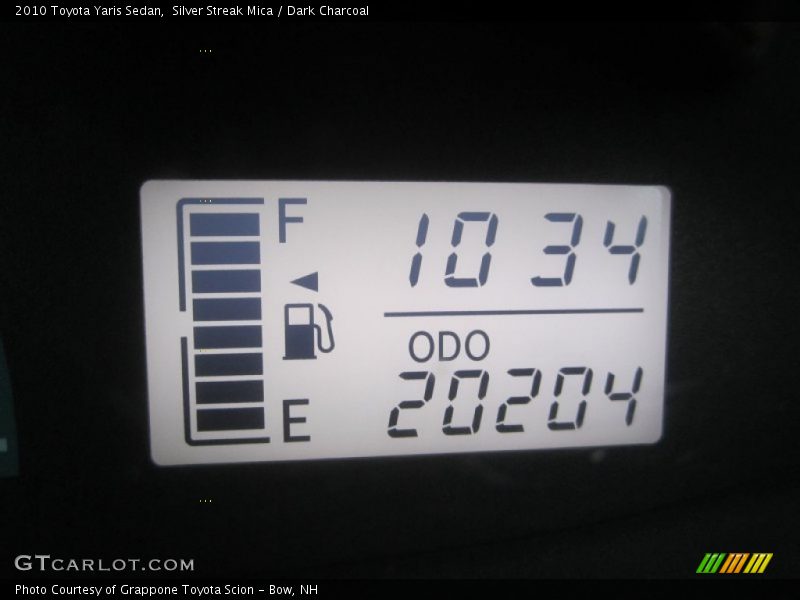 Silver Streak Mica / Dark Charcoal 2010 Toyota Yaris Sedan