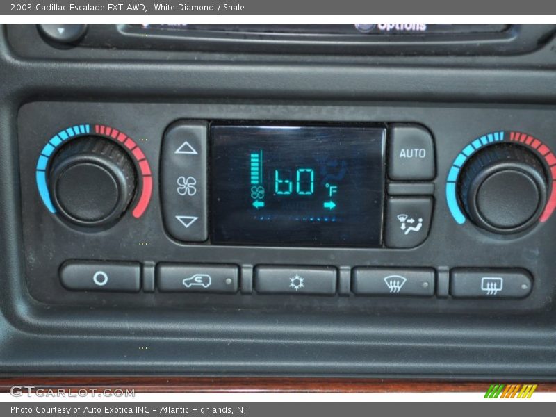 Controls of 2003 Escalade EXT AWD