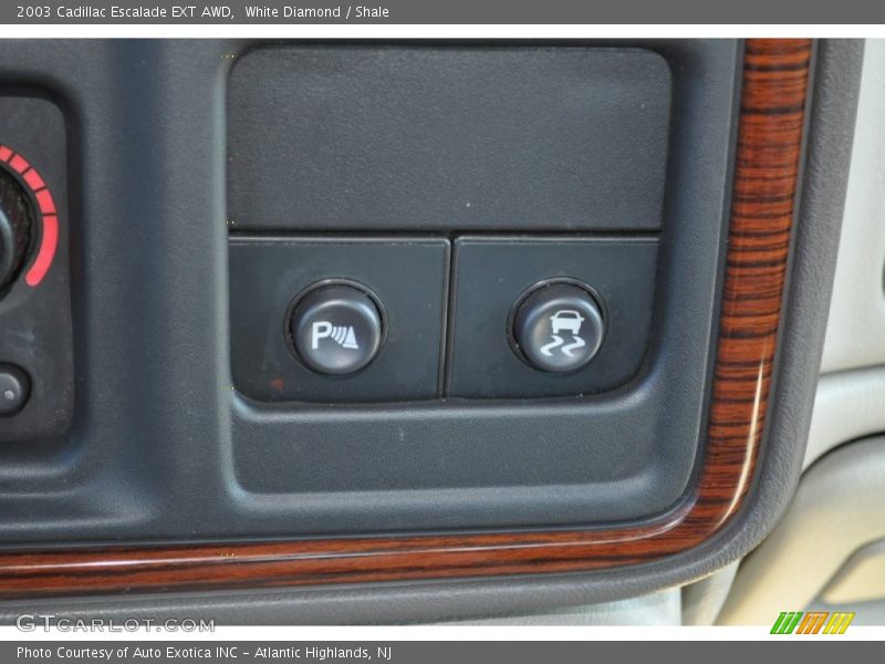 Controls of 2003 Escalade EXT AWD