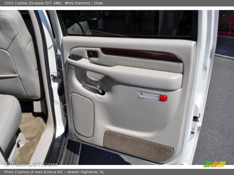 Door Panel of 2003 Escalade EXT AWD