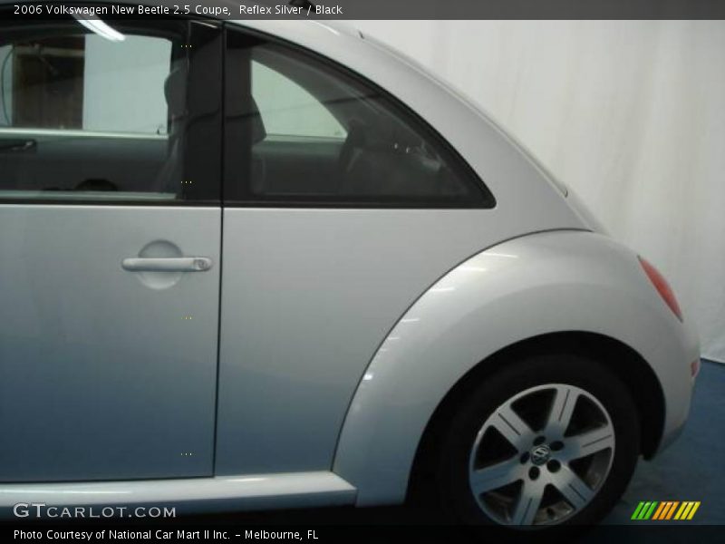 Reflex Silver / Black 2006 Volkswagen New Beetle 2.5 Coupe