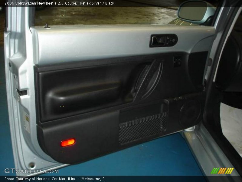 Reflex Silver / Black 2006 Volkswagen New Beetle 2.5 Coupe