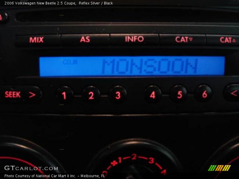 Reflex Silver / Black 2006 Volkswagen New Beetle 2.5 Coupe