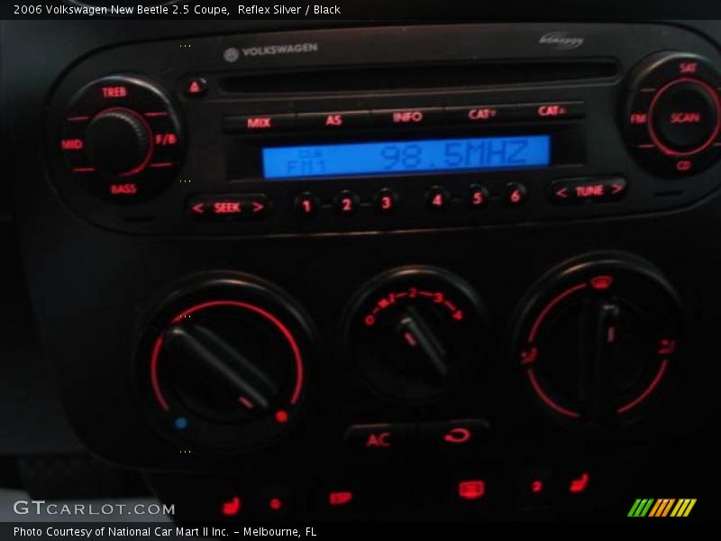 Reflex Silver / Black 2006 Volkswagen New Beetle 2.5 Coupe