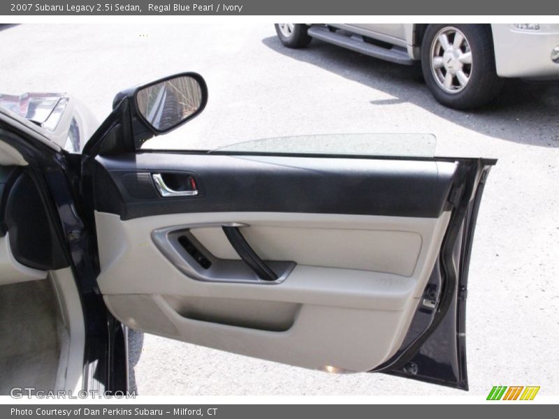 Regal Blue Pearl / Ivory 2007 Subaru Legacy 2.5i Sedan