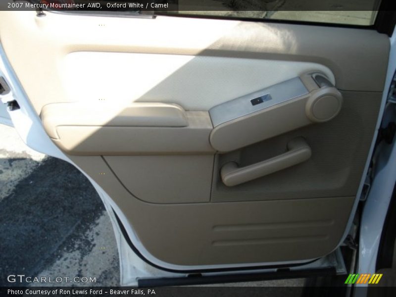 Oxford White / Camel 2007 Mercury Mountaineer AWD