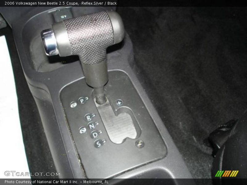 Reflex Silver / Black 2006 Volkswagen New Beetle 2.5 Coupe
