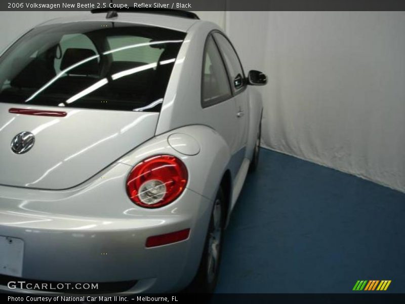 Reflex Silver / Black 2006 Volkswagen New Beetle 2.5 Coupe