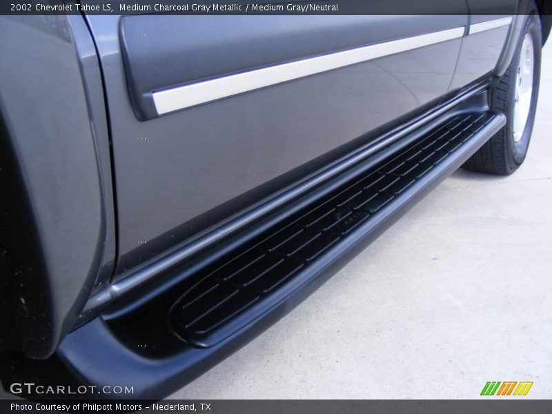 Medium Charcoal Gray Metallic / Medium Gray/Neutral 2002 Chevrolet Tahoe LS