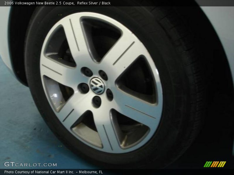 Reflex Silver / Black 2006 Volkswagen New Beetle 2.5 Coupe