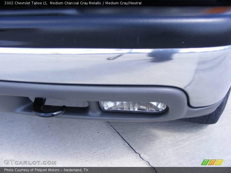 Medium Charcoal Gray Metallic / Medium Gray/Neutral 2002 Chevrolet Tahoe LS