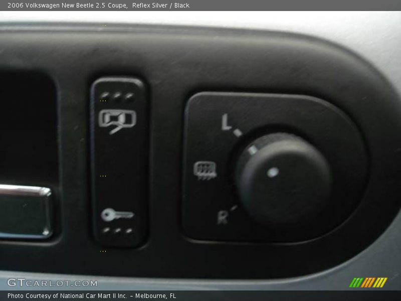 Reflex Silver / Black 2006 Volkswagen New Beetle 2.5 Coupe