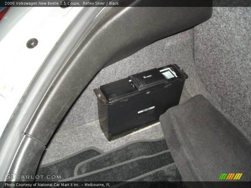 Reflex Silver / Black 2006 Volkswagen New Beetle 2.5 Coupe