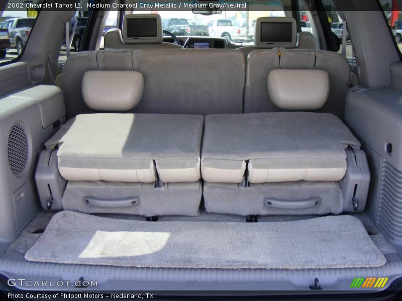 Medium Charcoal Gray Metallic / Medium Gray/Neutral 2002 Chevrolet Tahoe LS