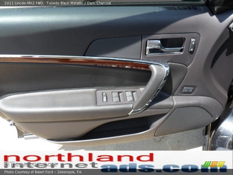 Tuxedo Black Metallic / Dark Charcoal 2011 Lincoln MKZ FWD
