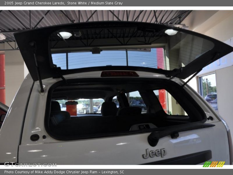 Stone White / Medium Slate Gray 2005 Jeep Grand Cherokee Laredo