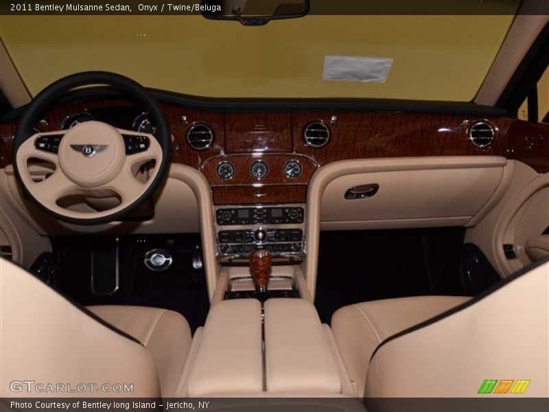 Dashboard of 2011 Mulsanne Sedan